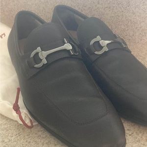 Salvatore Ferragamo loafers - Size 8 - Worn once
